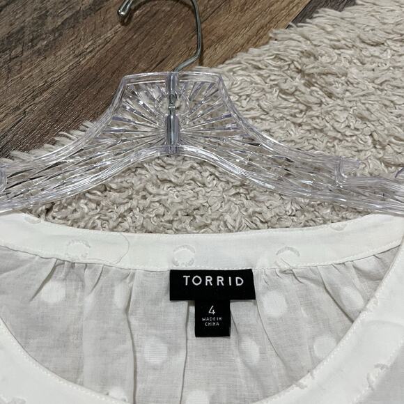 Torrid Size 4X White Clip Dot Floral Lace Trim Woven Blousson Button-Up Blouse - Picture 2 of 4